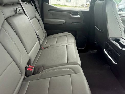 Used 2022 GMC Sierra 1500 SLT w/ SLT Convenience Package AWD/4WD image 12