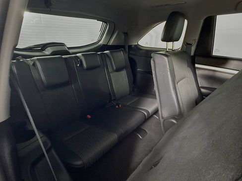 Used 2019 Toyota Highlander Plus AWD/4WD image 26