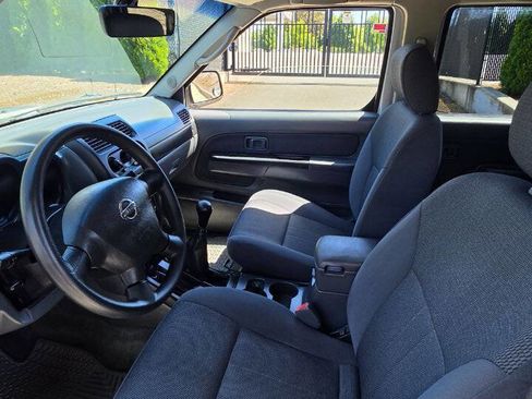 Used 2002 Nissan Frontier XE AWD/4WD image 9