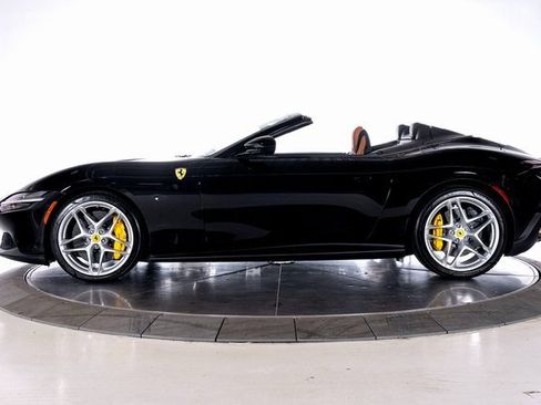 Used 2024 Ferrari Roma Spider image 3
