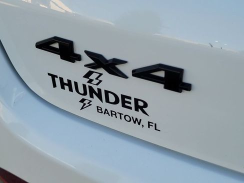 Used 2023 Jeep Compass Latitude w/ Convenience Group AWD/4WD image 8