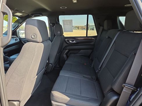 Used 2023 GMC Yukon SLE AWD/4WD image 14