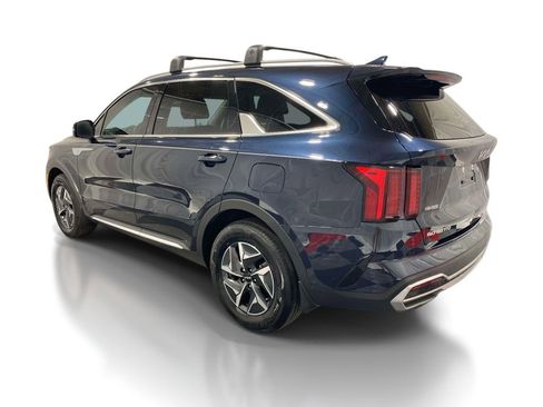 Used 2023 Kia Sorento EX FWD image 2