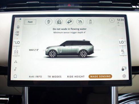 Used 2025 Land Rover Range Rover SE image 29