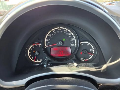 Used 2013 Volkswagen Beetle 2.0T FWD image 21