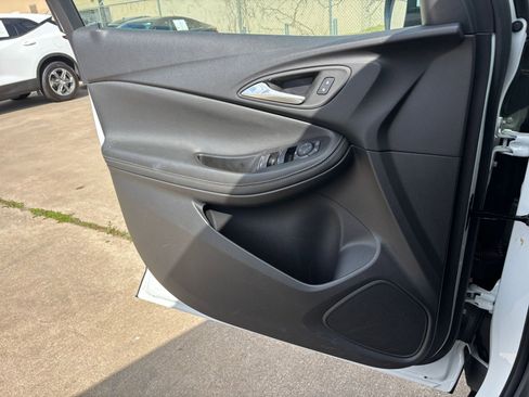 Used 2025 Buick Encore GX Preferred image 18