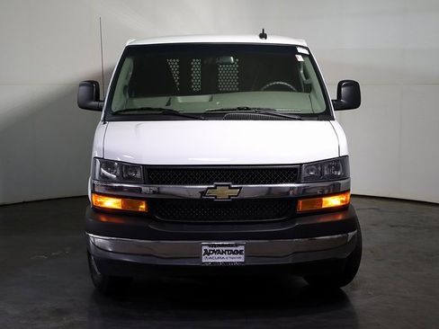 Used 2024 Chevrolet Express 2500 w/ Driver Convenience Package image 9