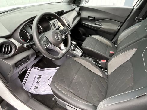 Used 2020 Nissan Kicks S image 18