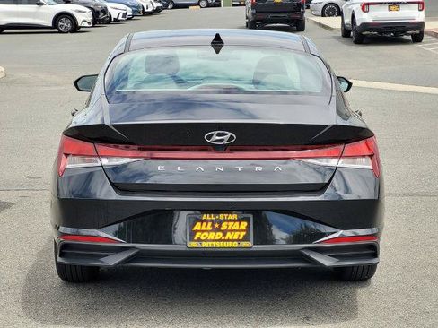 Used 2023 Hyundai Elantra SEL FWD image 5
