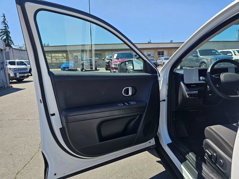 Used 2024 Hyundai Ioniq 5 SEL AWD/4WD image 16