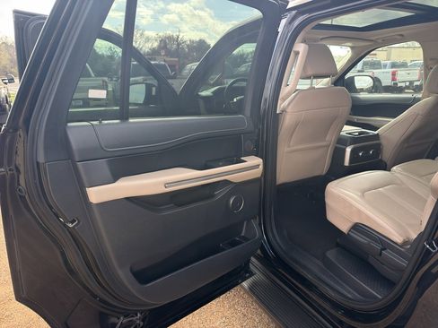 Used 2024 Ford Expedition Max Limited image 31