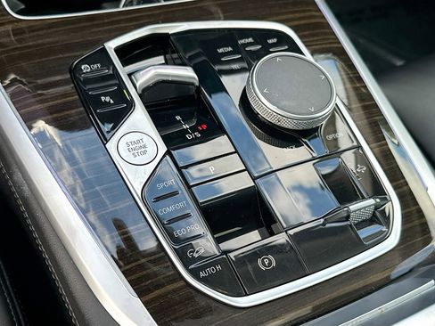 Used 2023 BMW X7 xDrive40i image 17