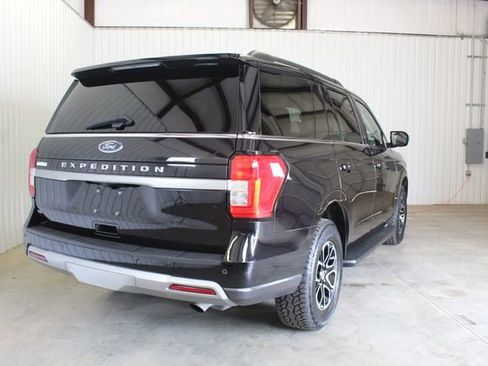 Used 2024 Ford Expedition XLT RWD image 4
