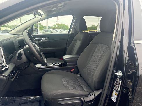 Used 2025 Kia Sportage LX AWD/4WD image 15