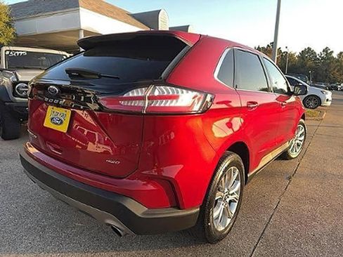 Used 2024 Ford Edge Titanium image 6