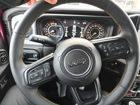 Used 2024 Jeep Wrangler Willys image 16