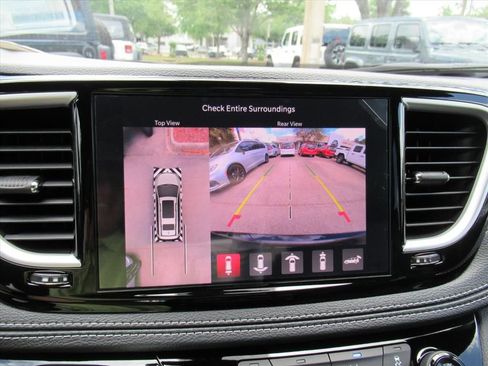 New 2026 Chrysler Pacifica Select FWD image 26