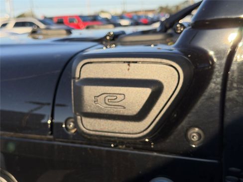 Used 2025 Jeep Wrangler Sahara w/ Safety Group image 9