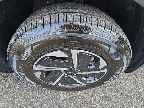 Used 2023 Kia Sportage LX image 36