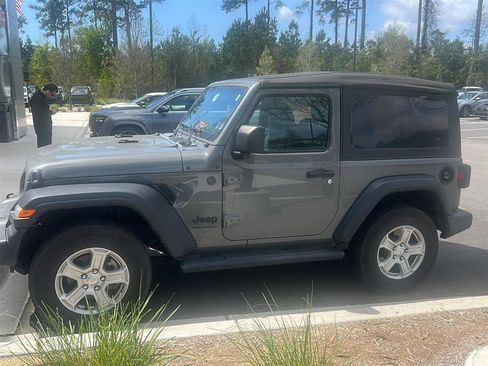 Used 2022 Jeep Wrangler Sport S image 5