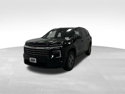 New 2026 Chevrolet Traverse LT w/ Driver Confidence Package AWD/4WD image 3