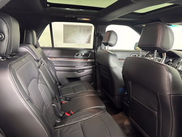 Used 2016 Ford Explorer Platinum AWD/4WD image 5