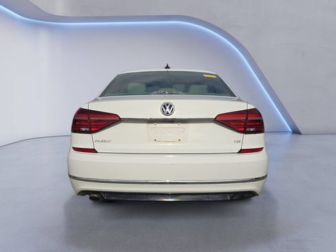 Used 2017 Volkswagen Passat 1.8T R-Line FWD image 6