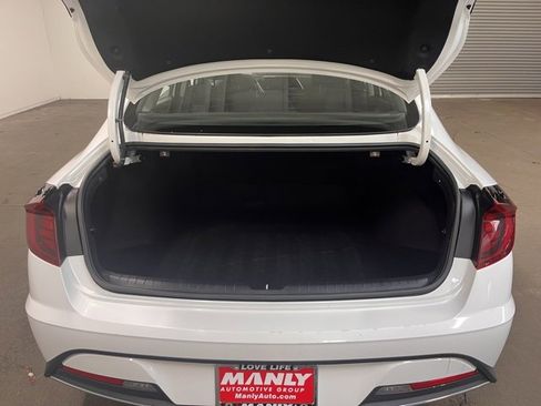Used 2023 Hyundai Sonata SE w/ Cargo Package image 16