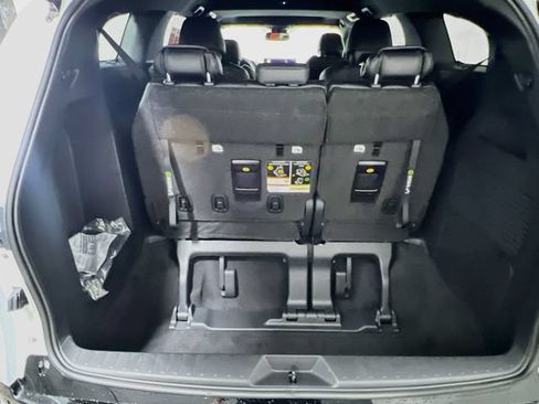 New 2026 Toyota Sienna Limited FWD image 31