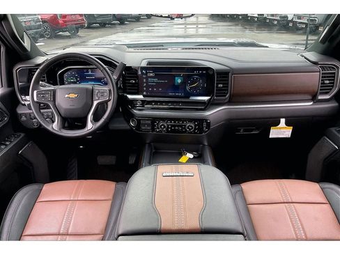 Used 2024 Chevrolet Silverado 3500 High Country w/ Technology Package image 17