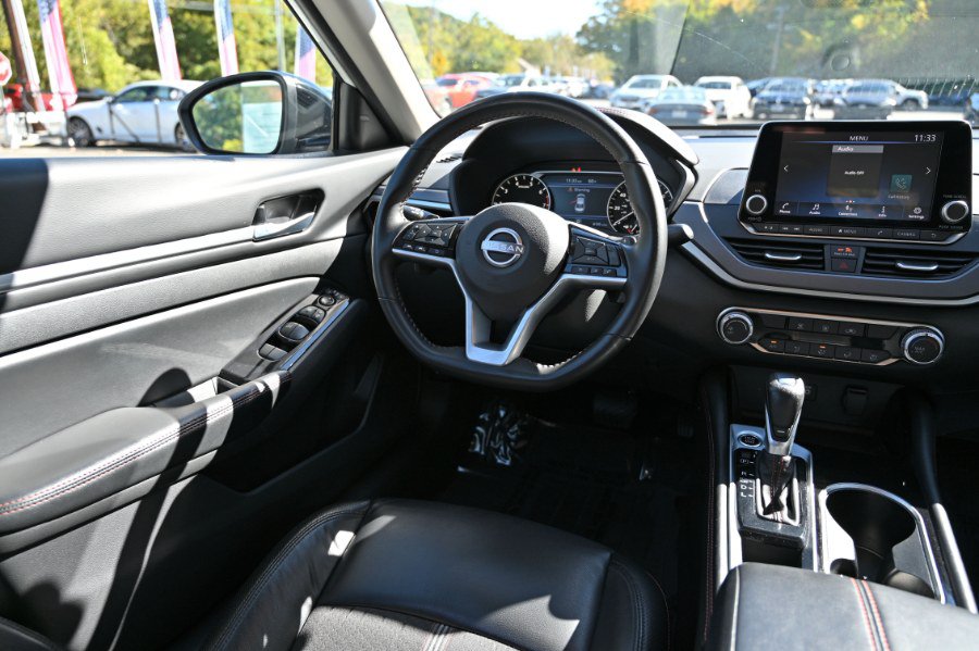 Used 2025 Nissan Altima 2.5 SR FWD image 10
