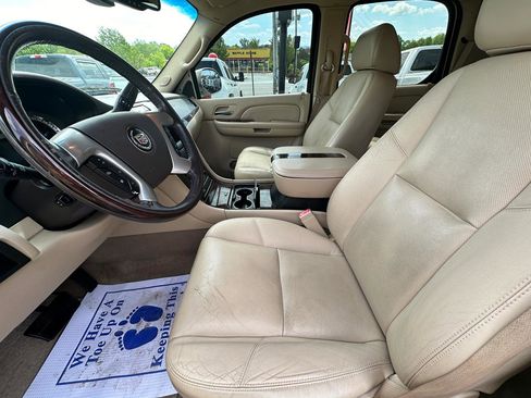 Used 2009 Cadillac Escalade AWD image 13