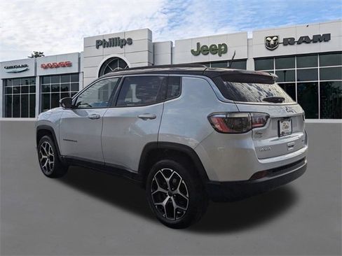 Certified 2025 Jeep Compass Limited image 5