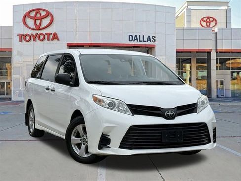 Used 2020 Toyota Sienna L image 1