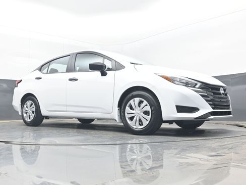 Certified 2025 Nissan Versa S w/ Trunk Package image 22