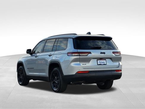 Used 2025 Jeep Grand Cherokee L Altitude image 5