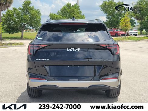 New 2026 Kia Sportage SX FWD image 5