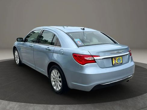 Used 2013 Chrysler 200 Touring FWD image 5