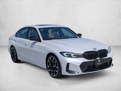Used 2025 BMW 330i Sedan w/ M Sport Package RWD image 3