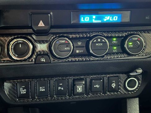 Certified 2023 Toyota Tacoma TRD Off-Road w/ Technology Package AWD/4WD image 15