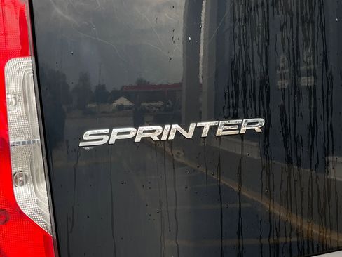 Used 2020 Mercedes-Benz Sprinter 2500 image 34