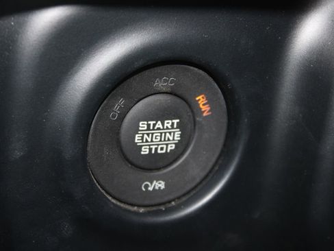 Used 2023 Jeep Gladiator Sport AWD/4WD image 26