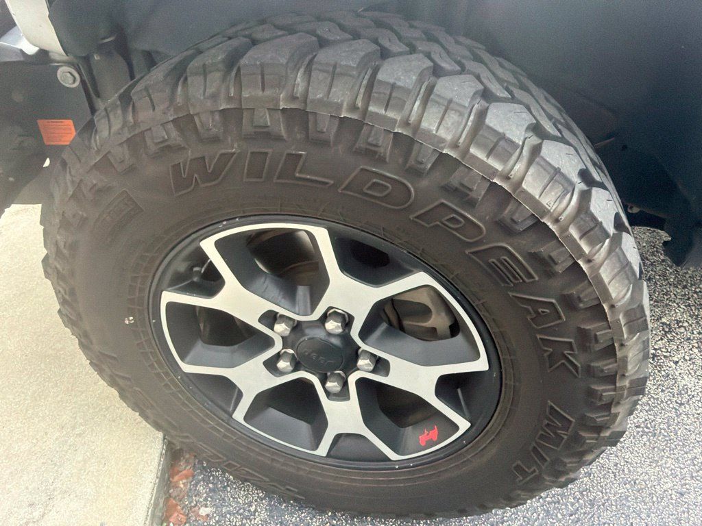 Used 2021 Jeep Wrangler Unlimited Rubicon AWD/4WD image 18