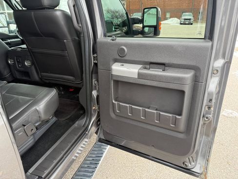 Used 2012 Ford F250 Lariat w/ Chrome Pkg image 16
