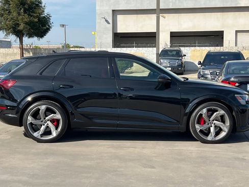 Used 2024 Audi Q8 e-tron Prestige w/ Prestige Package image 9
