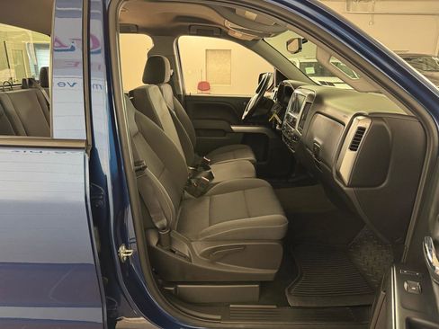 Used 2018 Chevrolet Silverado 1500 LT w/ All Star Edition image 34