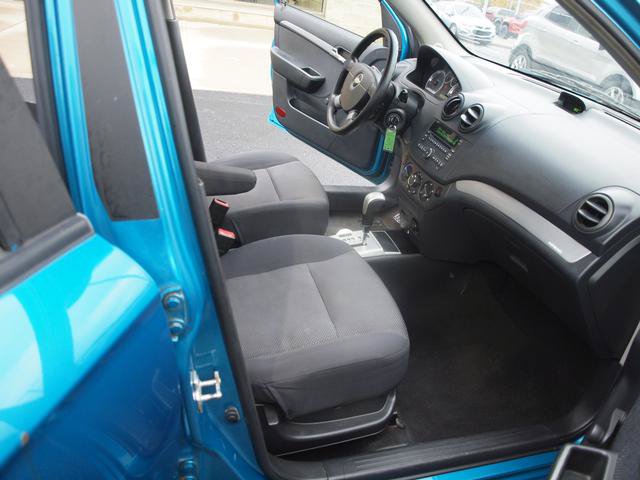 Used 2009 Chevrolet Aveo Sedan FWD image 6