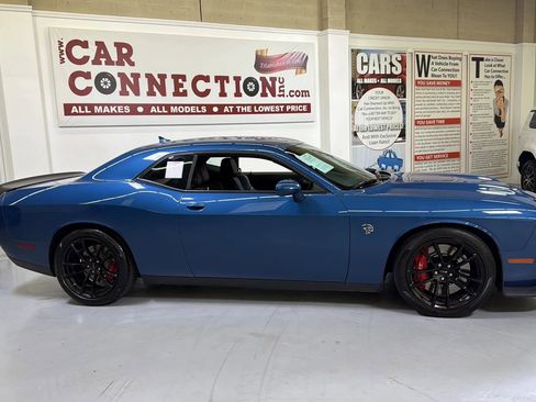 Used 2023 Dodge Challenger SRT Hellcat w/ Harmon/Kardon Sound Group image 9