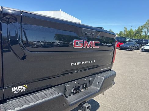 Used 2025 GMC Sierra 2500 Denali w/ Technology Package AWD/4WD image 35