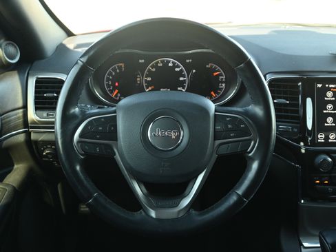 Used 2021 Jeep Grand Cherokee Limited image 19